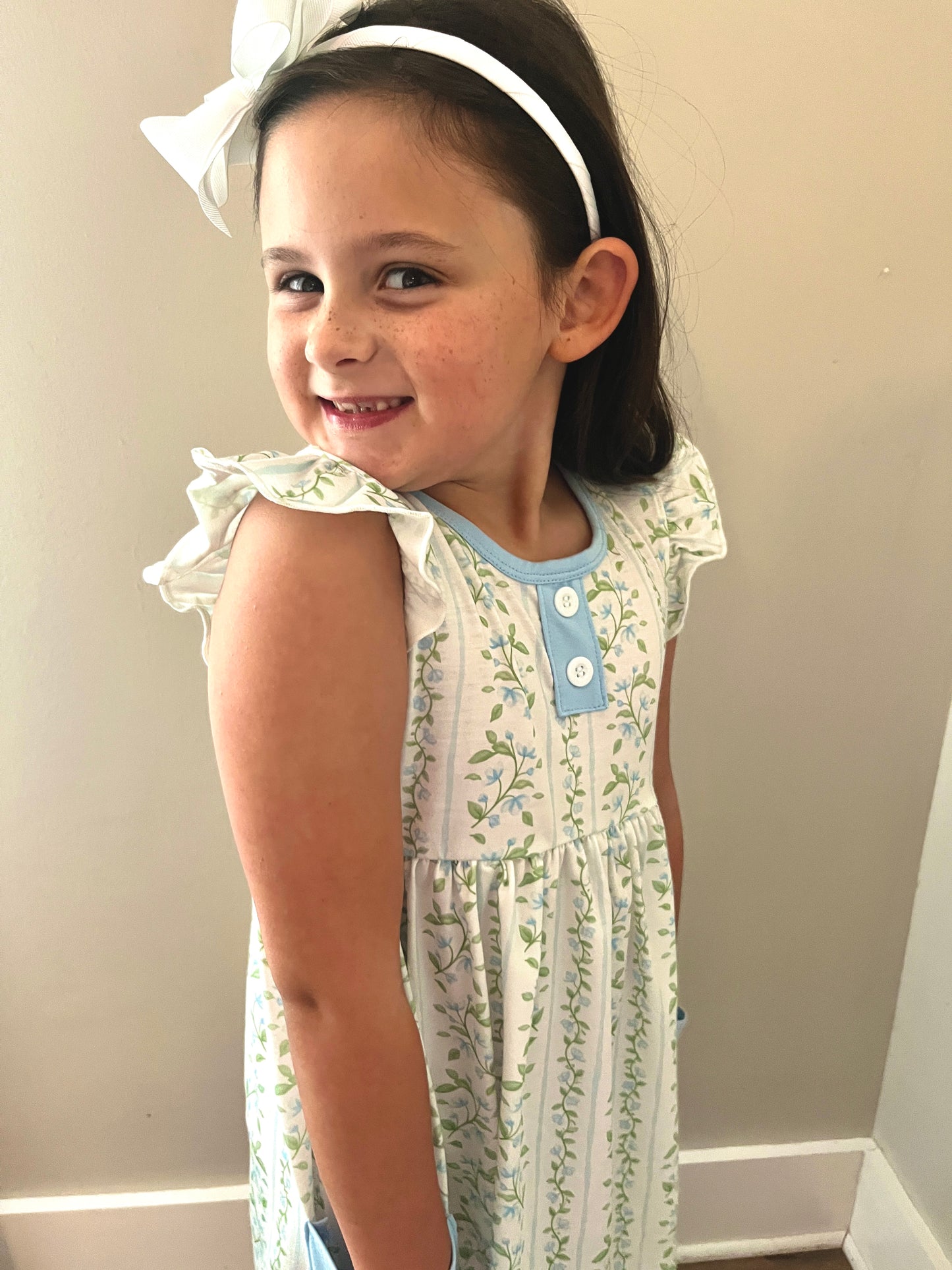 Grandmillenial Blue Floral Girls Dress – Vintage-Inspired Toddler Outfit