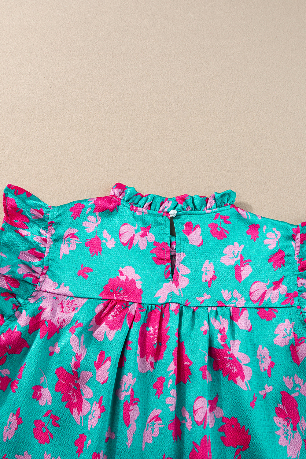 Green Floral Ruffled Flutter Sleeve Ruched Blouse – Women’s Boutique Dressy Top